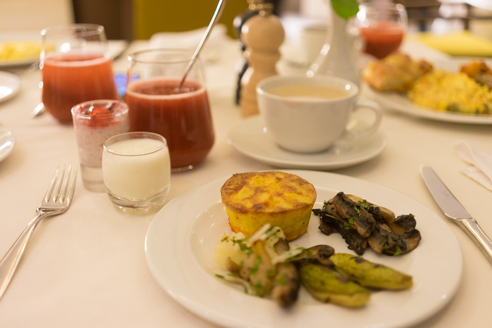 Frühstück im Al Maeeda Buffet Restaurant des Laico Tunis 5-Sterne-Hotel Tunesien Erfahrungsbericht