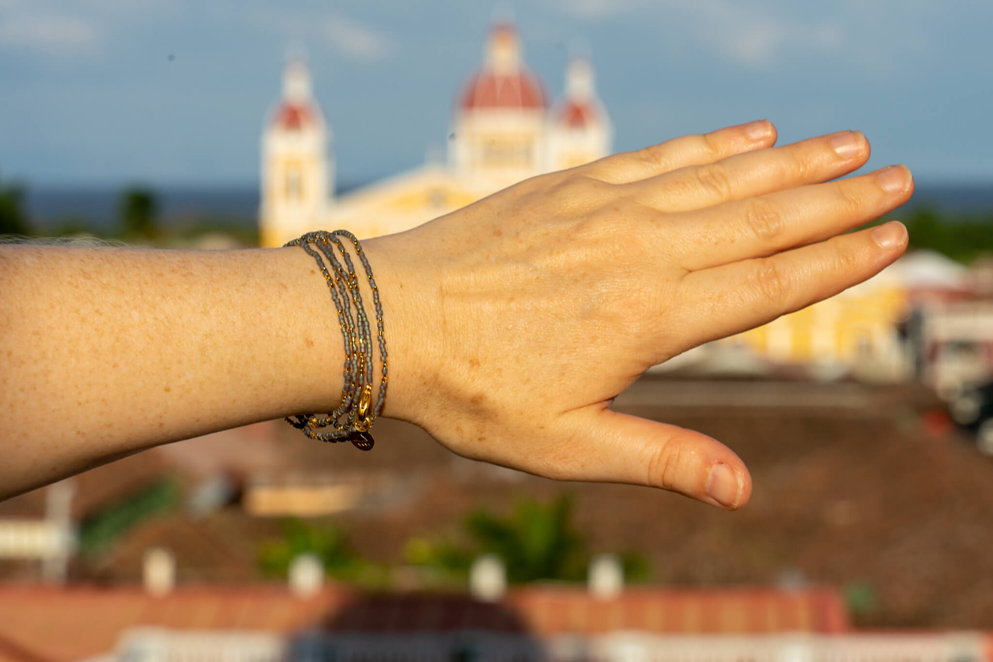 Armband von Nica Life Jewelry in Granada Nicaragua 