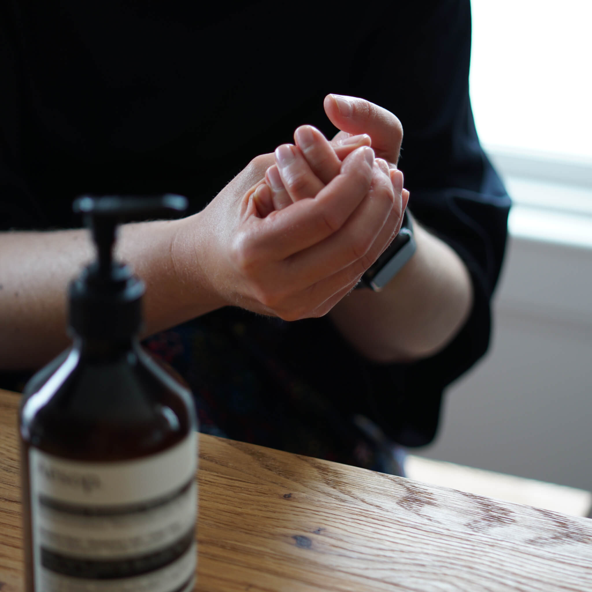 Handpflege für die kalte Jahreszeit Aesop Resurrection Aromatique Hand Balm - die beste Handcreme gegen rauhe Haut