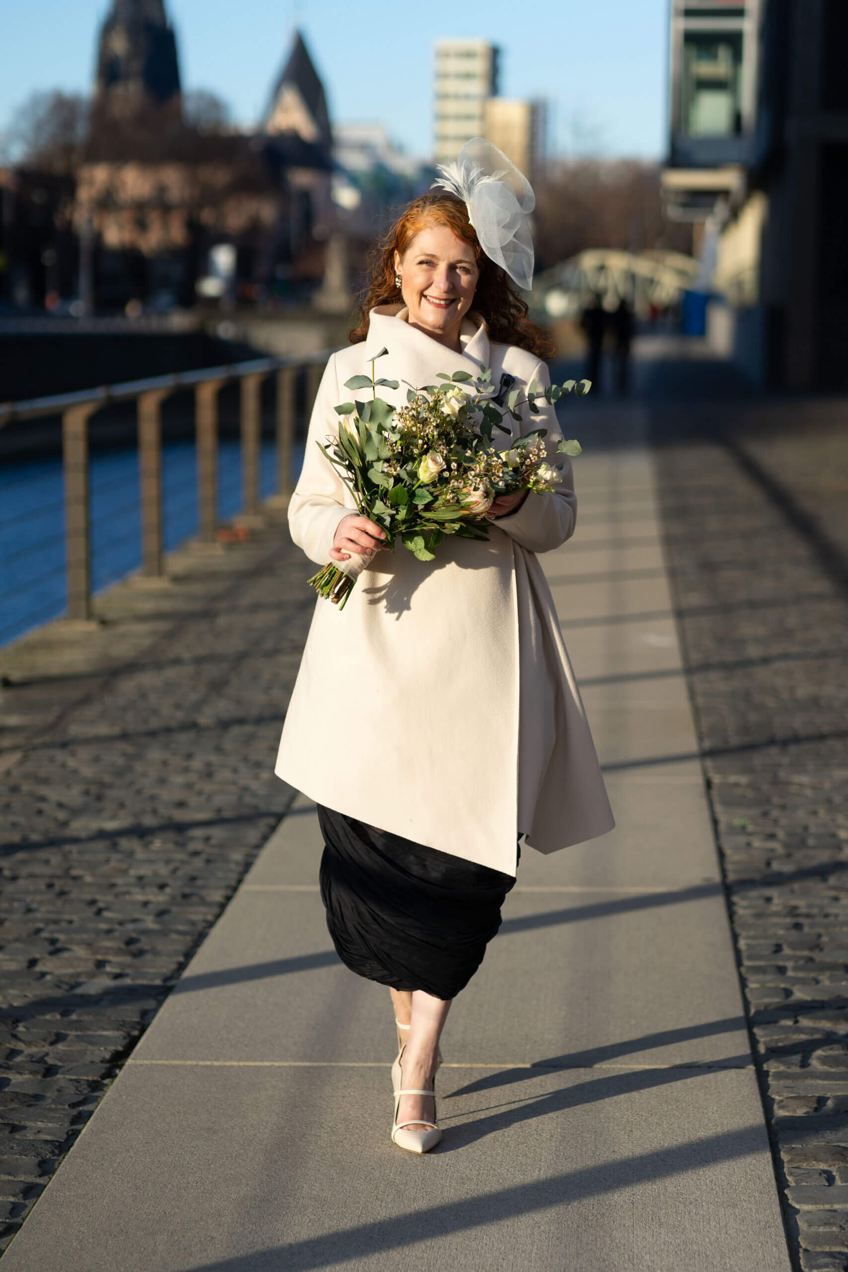 Ü50 Brautkleid Hochzeitsoutfit Cremeweiße Maureen Pumps mit elfenbeinfarbenen Riemchen und 10 cm Absatz.