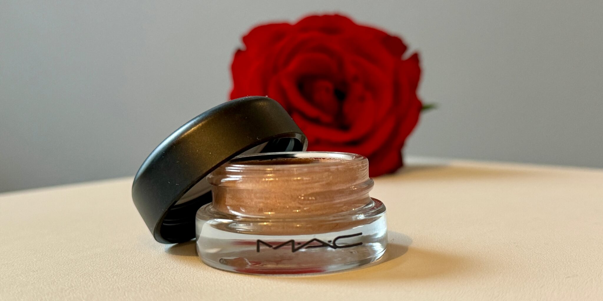 Leichtes Augen-Makeup für den Sommer MAC Pro Longwear Paint Pot