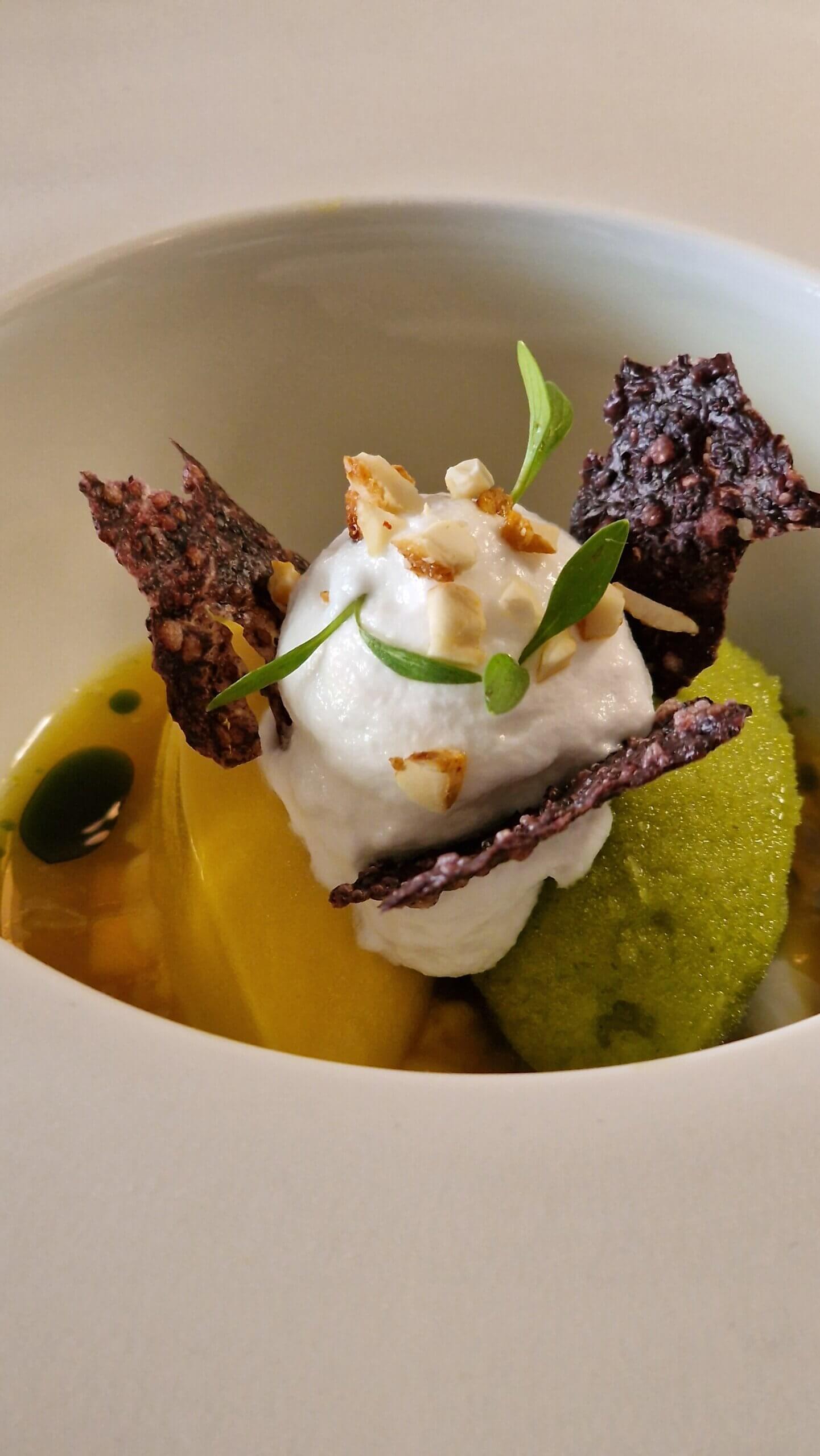 Passionsfrucht Dessert beim Lunchmenü im La Société Köln 